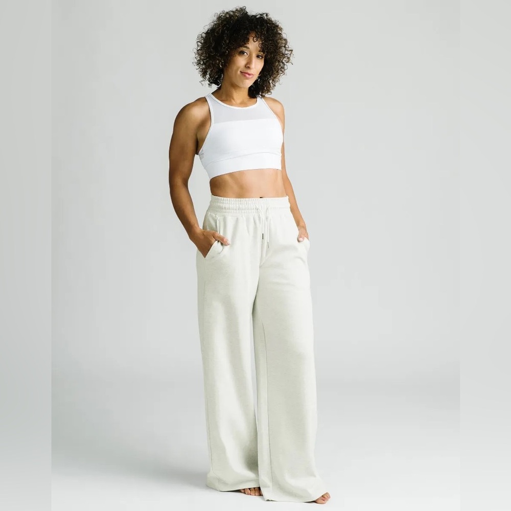 EUC Zyia Gray Retreat Wide Leg Joggers 32"